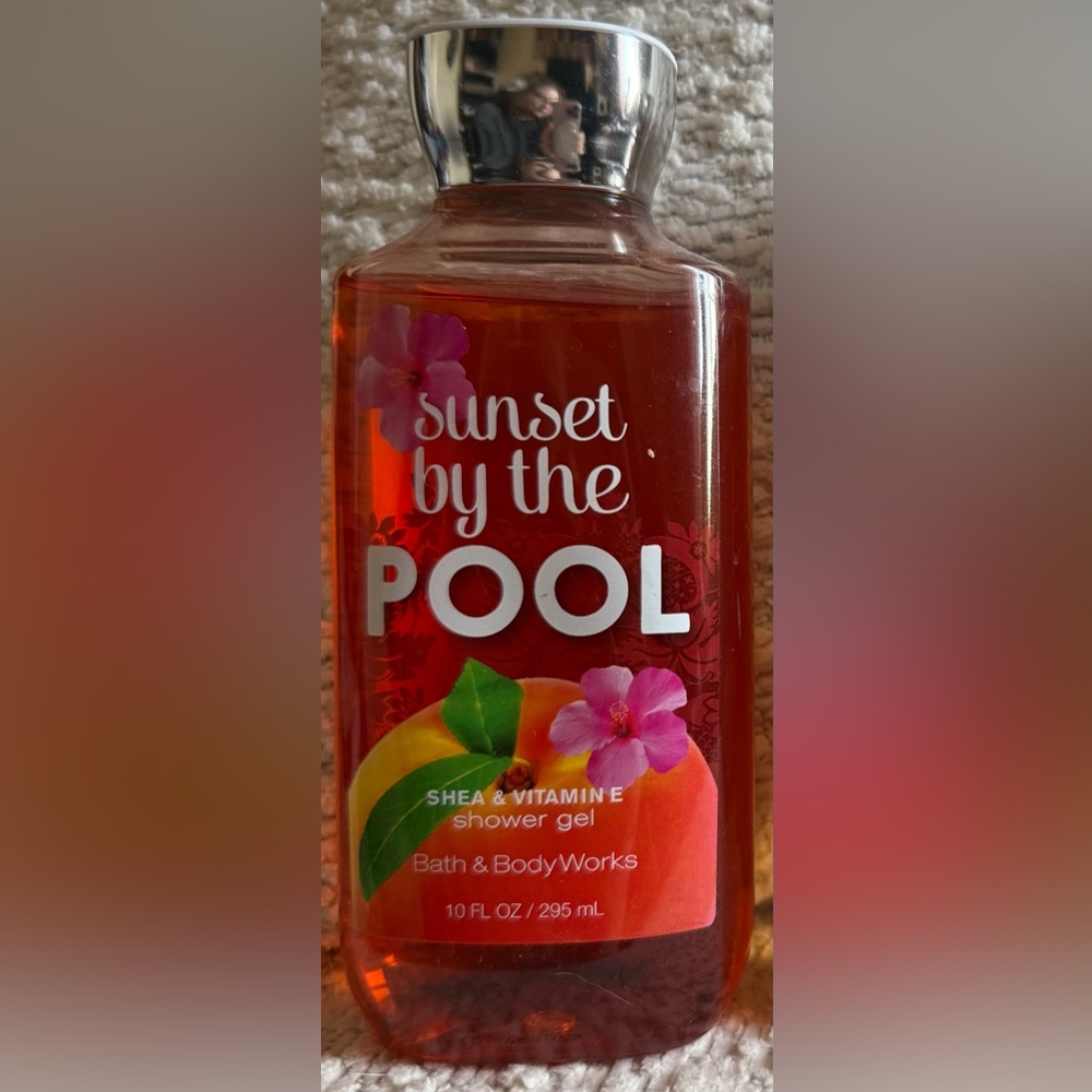 Sunset by the Pool Body Wash Bath and Body Works - Red